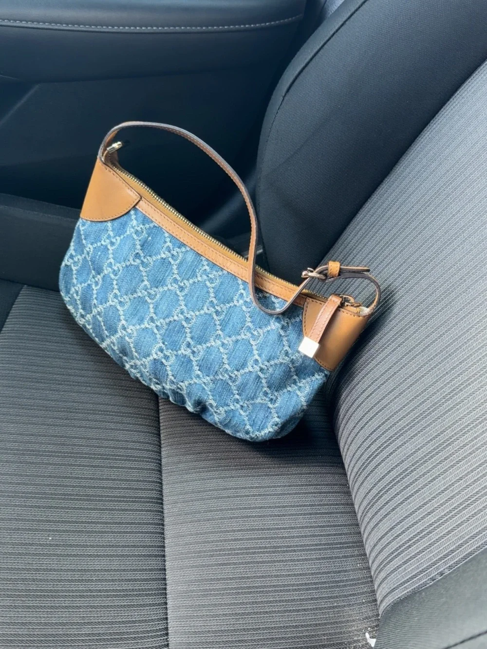 Gucci denim shoulder bag